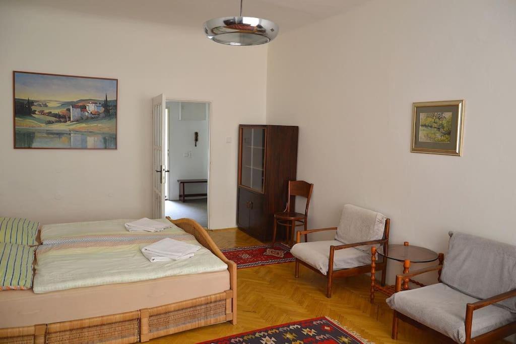 Ferienwohnung Old Town Herberghaus, 250M To Charles Bridge Prag Exterior foto